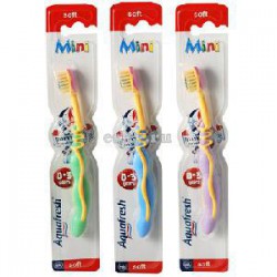 Зубная щетка детская Aquafresh флекс мини с 4 мес мягкая